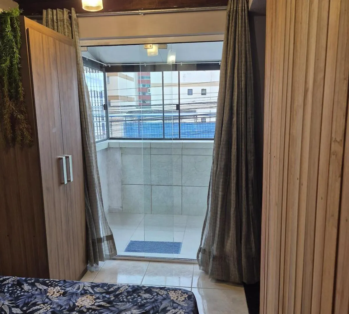 Apartamento Com Varanda Ampla, Garagem Rotativa, A Poucos Metro Da Praia Balneário Camboriú Brasil
